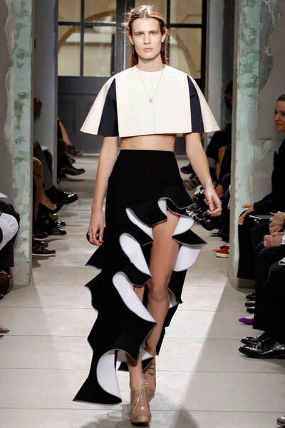 Look 11